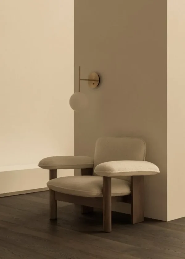 Nuura Wandleuchten-Audo Copenhagen TR Bulb Pendel-Wandleuchte, Messing gebürstet – Opal matt