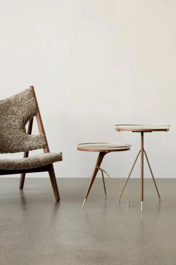 Audo Copenhagen Tische-Umanoff Beistelltisch, 60 cm, Walnuss – Messing gebürstet