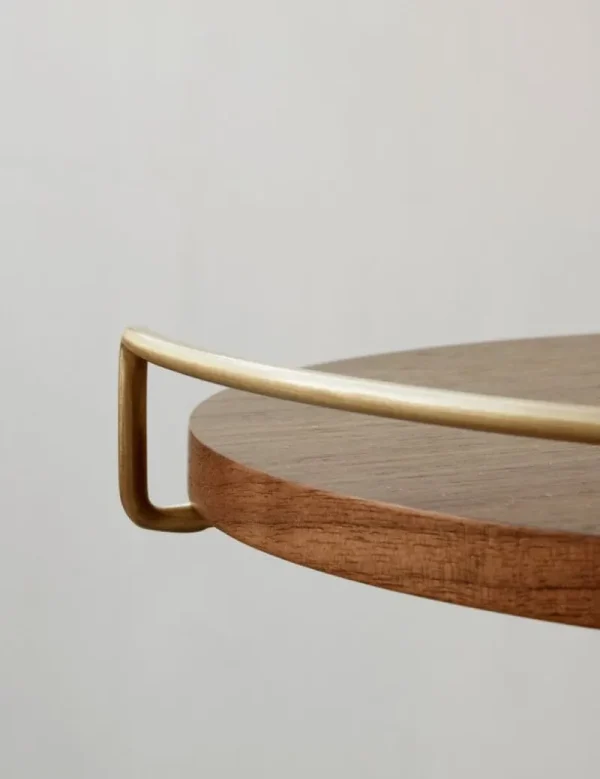 Audo Copenhagen Tische-Umanoff Beistelltisch, 60 cm, Walnuss – Messing gebürstet