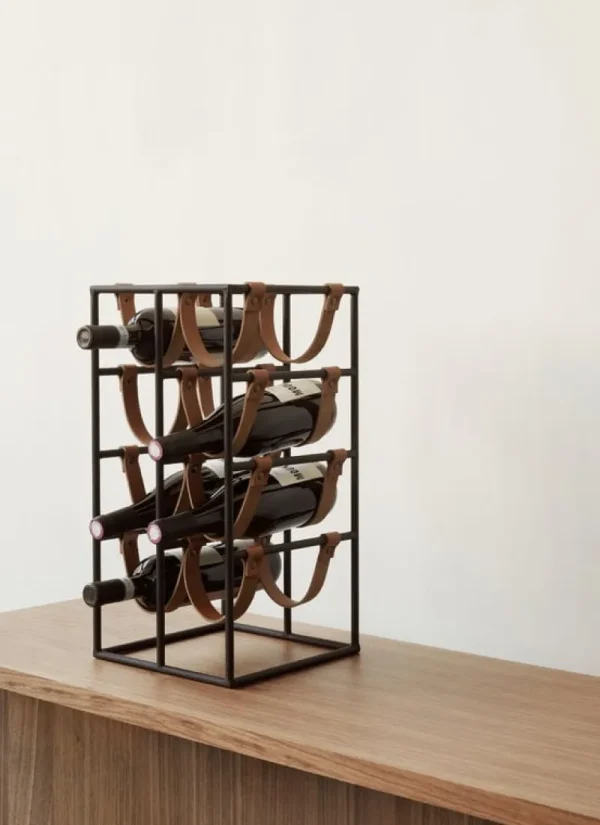 Audo Copenhagen Küchenutensilien^Umanoff Weinregal, Schwarz – Cognacbraun