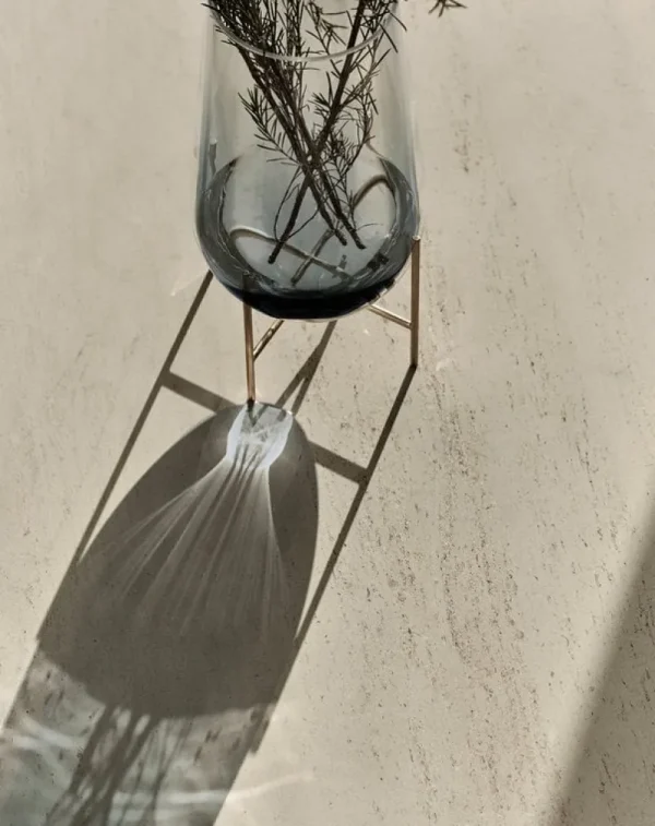 ferm LIVING Vasen-Audo Copenhagen Vase Échasse, klein, rauchgrau