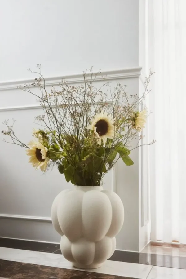 Audo Copenhagen Vasen-AYTM Uva Vase, 35 cm, Cremefarben