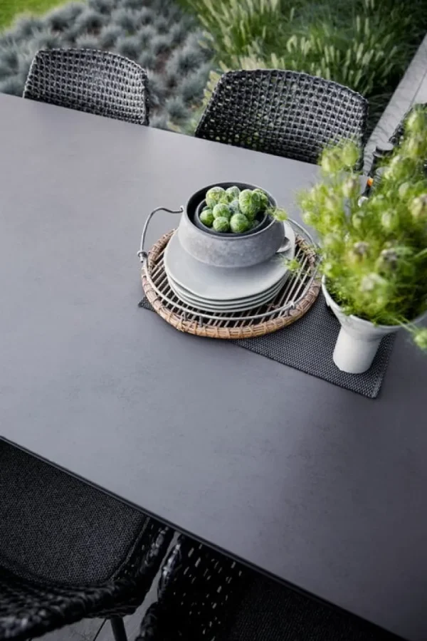 Nikari Tische-Cane-line Pure Esstisch, 200 x 100 cm, Lavagrau - schwarze Keramik