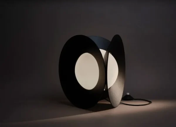 HAY Tischlampen-DCWéditions Armen Tischleuchte, Schwarz