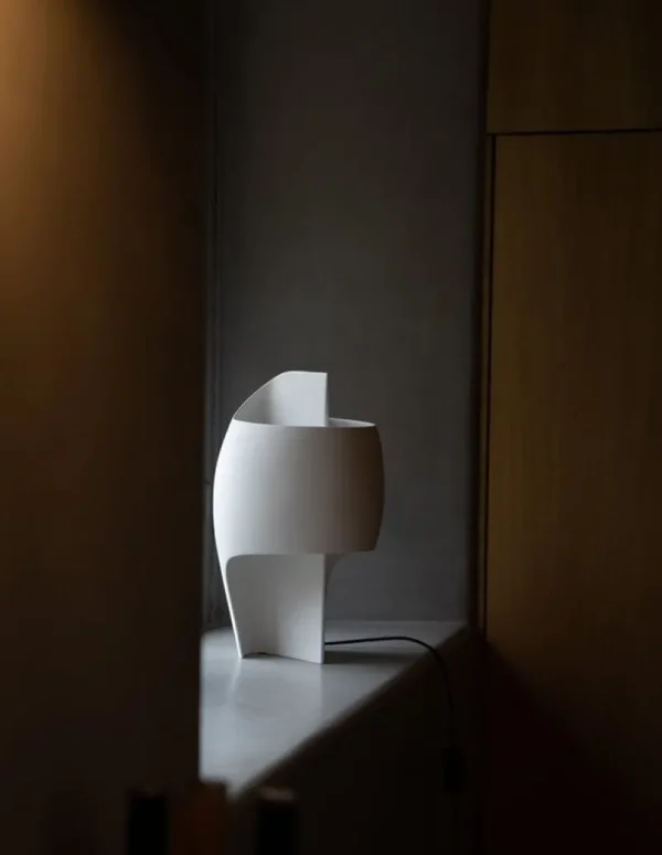 GUBI Tischlampen-DCWéditions La Lampe B Tischleuchte, Weiß