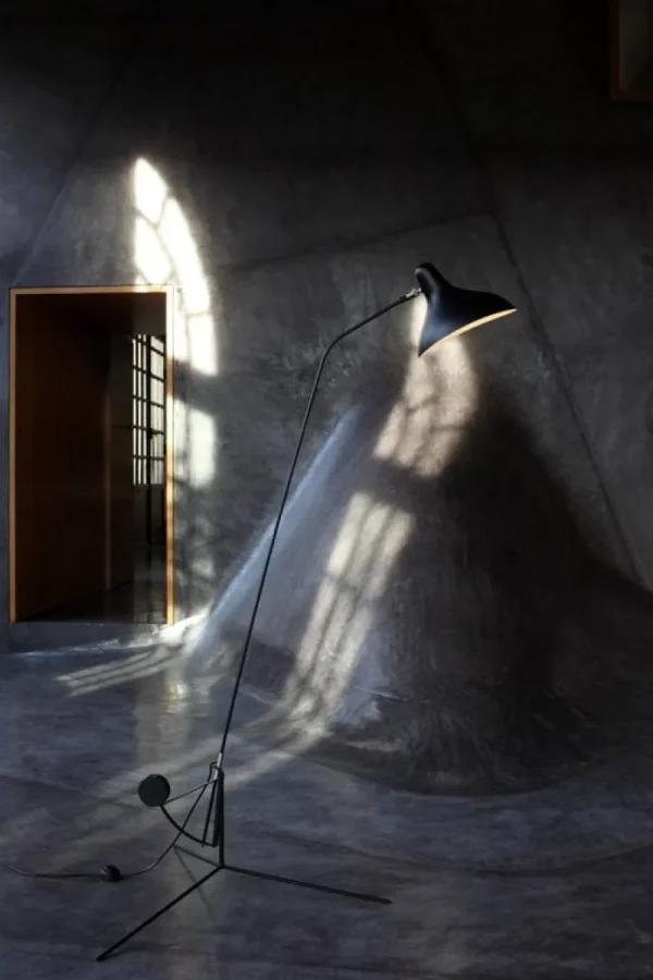 Artemide Stehleuchten-DCWéditions Mantis BS1-BL Stehleuchte