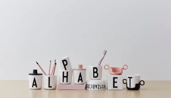 Kinder Design Letters Geschirr Für Kinder^Arne Jacobsen Kindertasse, Ecozen, A–Z