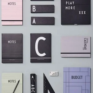 Design Letters Schreibwaren^Federmäppchen Arne Jacobsen, A-Z