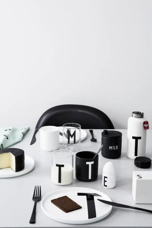 Design Letters Sport- Und Outdoor-produkte^Thermoflasche Arne Jacobsen, A-Z