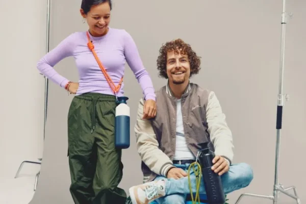 Dopper Sport- Und Outdoor-produkte^Trinkflasche, 1 l, isoliert, schwarz
