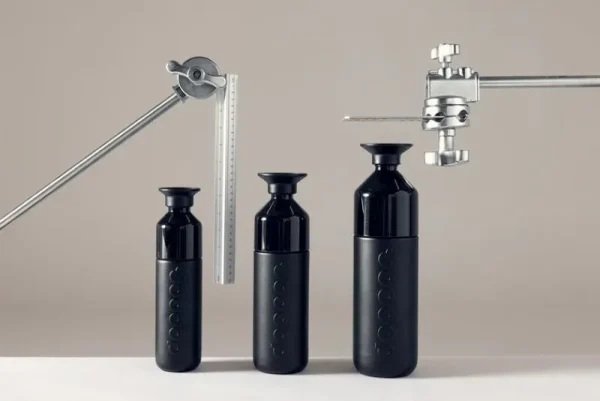 Dopper Sport- Und Outdoor-produkte^Trinkflasche, 1 l, isoliert, schwarz