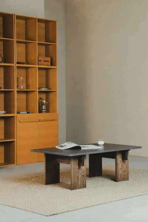 Normann Copenhagen Tische-Eberhart Furniture Arnold Couchtisch, dunkler Beton - dunkle Eiche