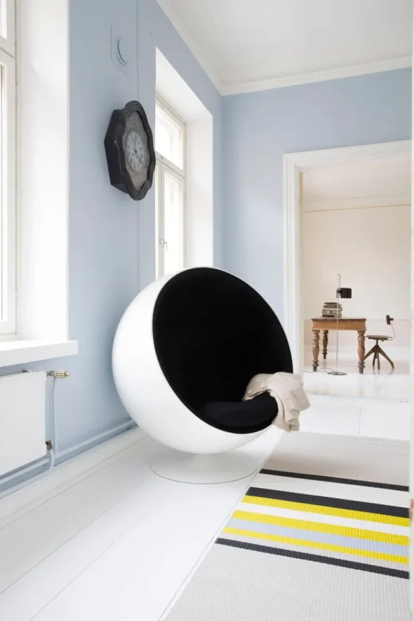 GUBI Sitzgelegenheiten-Eero Aarnio Originals Ball Chair, Weiß - Schwarz