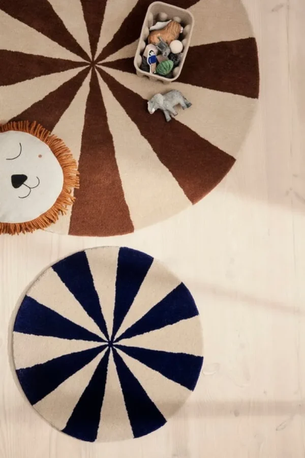 ferm LIVING Teppiche Und Läufer^Arch Tuftingteppich, groß, dunkles Ziegelrot - Cremeweiß