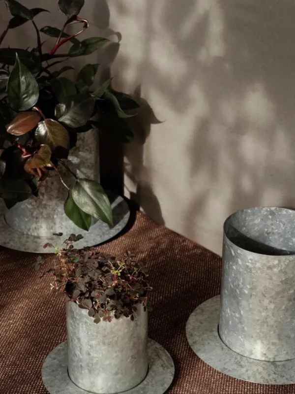 ferm LIVING Indoor-gardening^Blumentopf Auran, klein, verzinkt