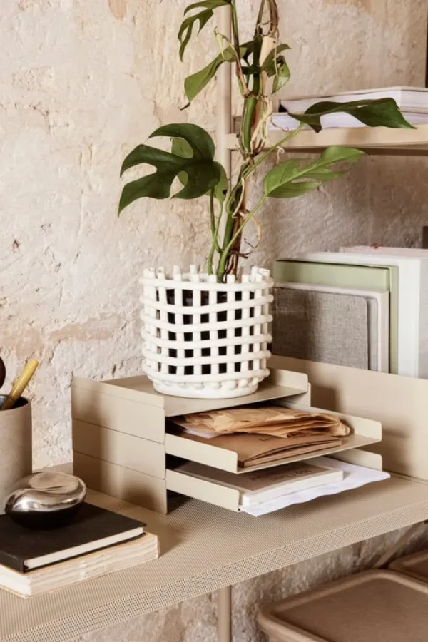 ferm LIVING Dekorationsgegenstände^Ceramic Korb, klein, gebrochen weiß