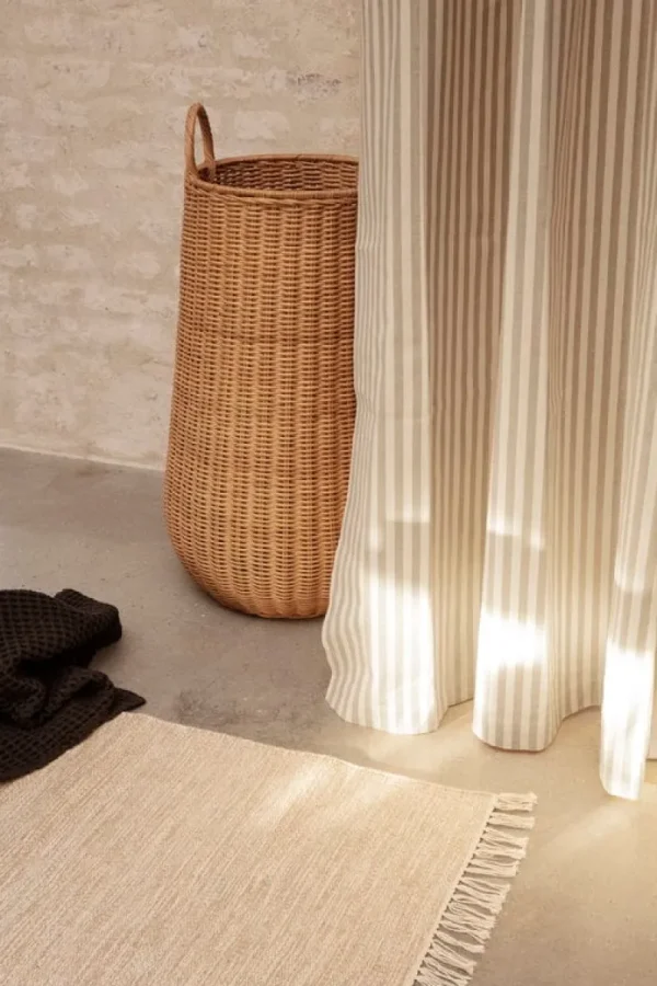 ferm LIVING Badezimmertextilien^Chambray Duschvorhang, Sandbeige – Cremeweiß