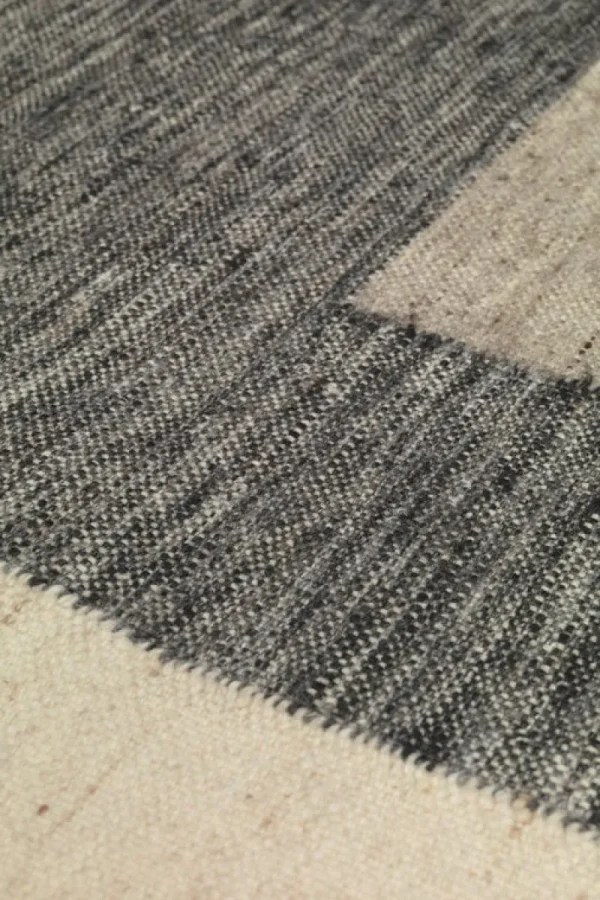 ferm LIVING Teppiche Und Läufer^Counter Teppich, 80 x 200 cm, Graphitgrau - Cremeweiß