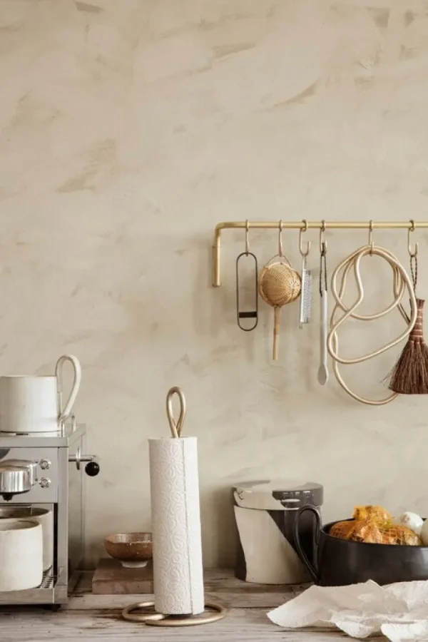 ferm LIVING Küchenutensilien^Curvature Küchenrollenhalter, Messing