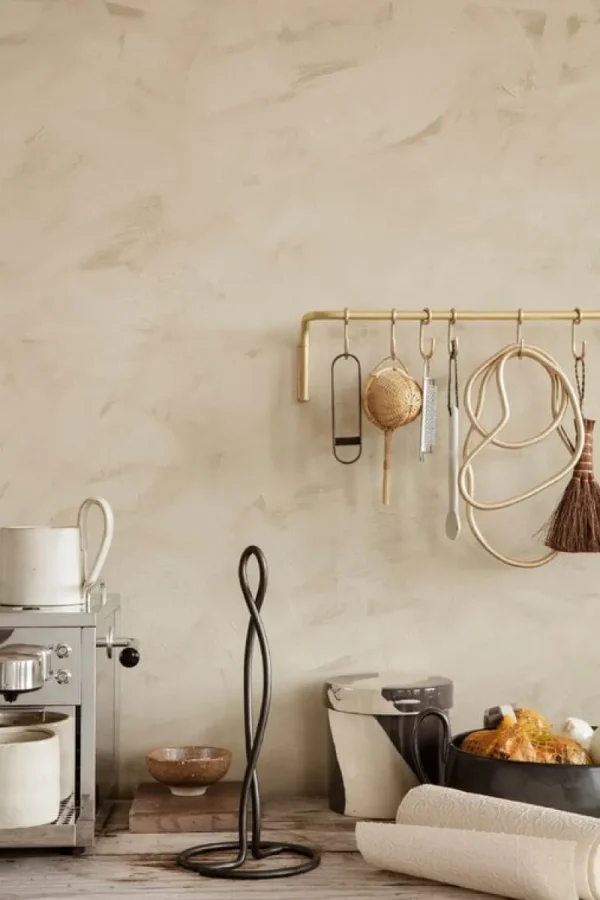ferm LIVING Küchenutensilien^Curvature Küchenrollenhalter, Schwarzes Messing