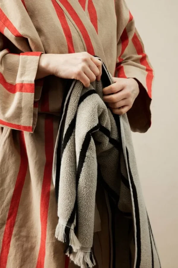 ferm LIVING Badezimmertextilien^Field Morgenmantel, Kamelbraun - Rot