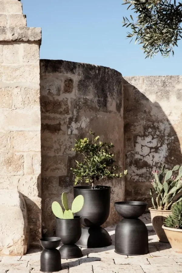 ferm LIVING Garten^Hourglass Topf, XS, schwarz