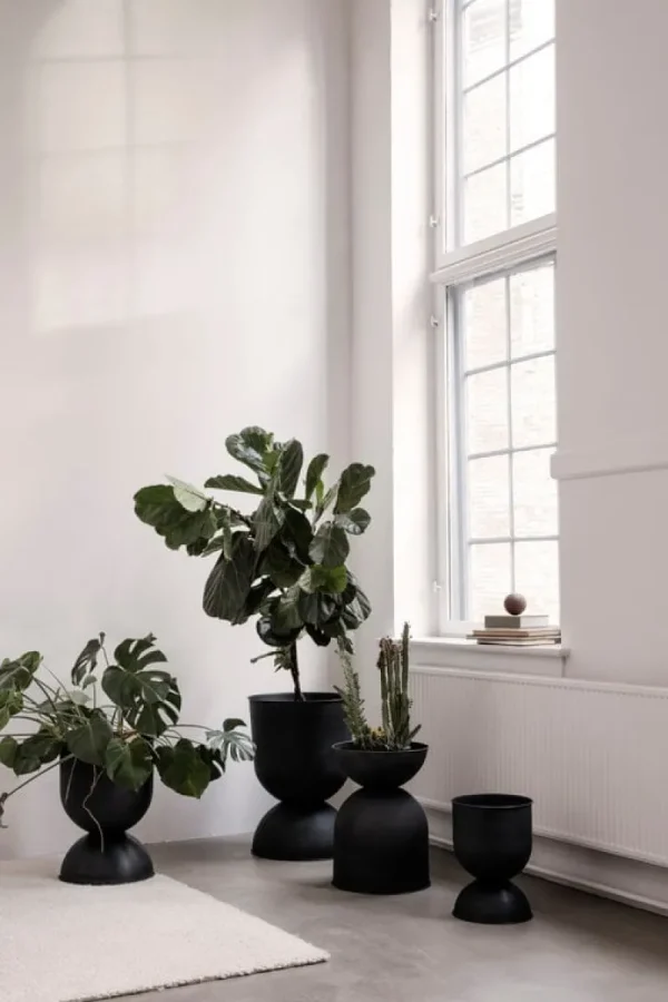ferm LIVING Garten^Hourglass Topf, S, schwarz