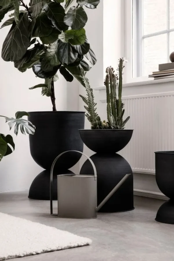 ferm LIVING Garten^Hourglass Topf, S, schwarz