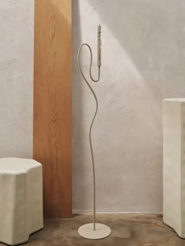 Klong Kerzen Und Kerzenhalter-ferm LIVING Valse Kerzenhalter für den Boden, Kaschmir