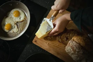 Fiskars Küchenutensilien^Norden Käsehobel für Hartkäse
