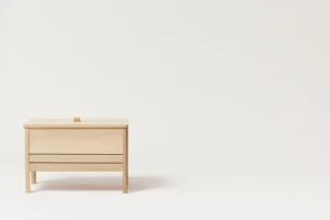 Muuto Aufbewahrungsmöbel | Sitzgelegenheiten-Form & Refine A Line Aufbewahrungsbank, 68 cm, Eiche weiß