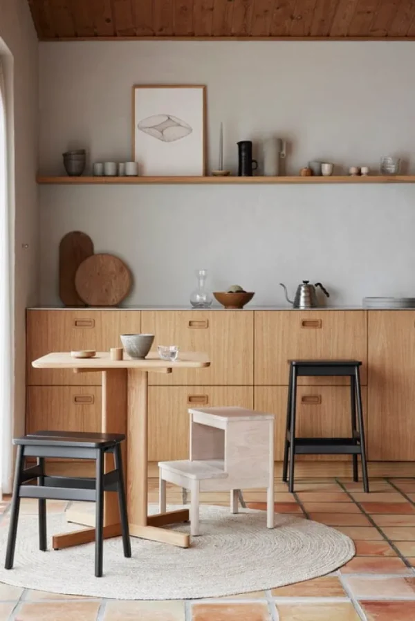 Artek Sitzgelegenheiten-Form & Refine Angle Standardhocker, 45 cm, Buche schwarz gebeizt