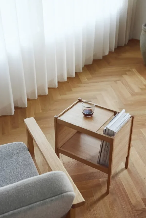 Artek Tische-Form & Refine Journal Beistelltisch, Eiche geölt