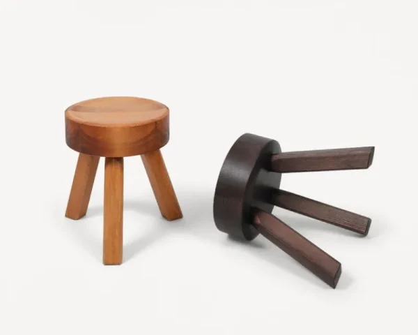 Muuto Sitzgelegenheiten-Frama AML Hocker, Kiefer dunkel