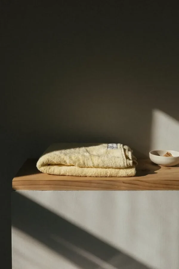 Frama Badezimmertextilien^Heavy Towel Badehandtuch, Blassgelb
