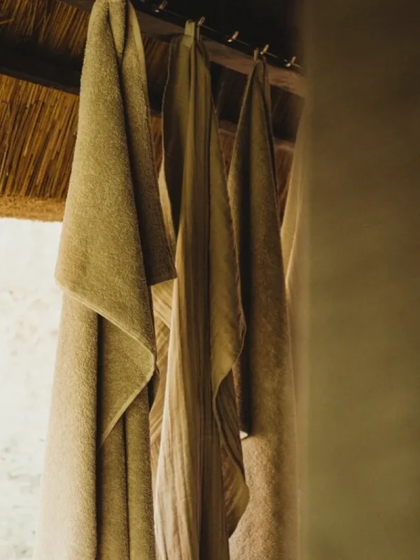 Frama Badezimmertextilien^Heavy Towel Handtuch, Salbeigrün