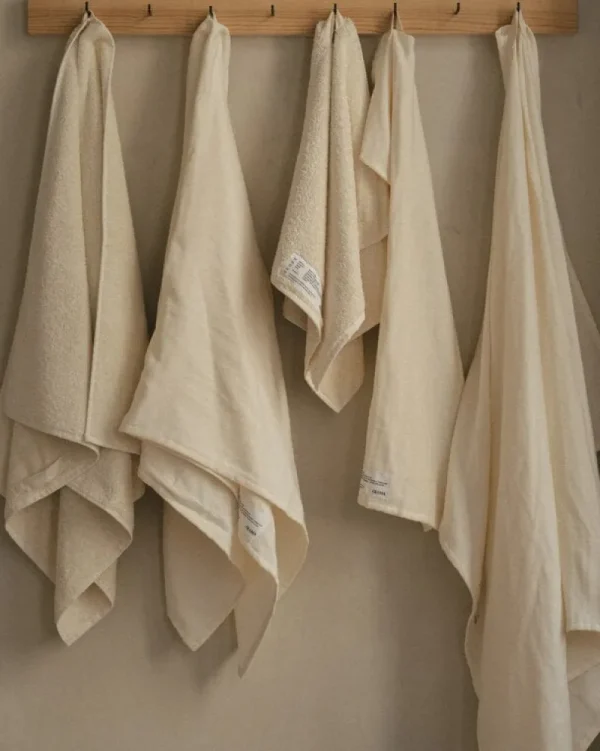 Frama Badezimmertextilien^Light Towel Badelaken, Knochenweiß