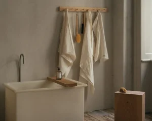 Frama Badezimmertextilien^Light Towel Badelaken, Knochenweiß