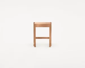 Artek Sitzgelegenheiten-Frama Low Stool 01, warmes braunes Holz