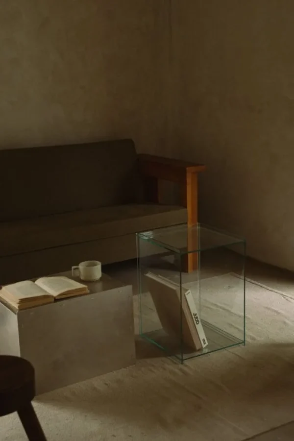 Artek Tische-Frama Rivet Box Tisch, Klarglas