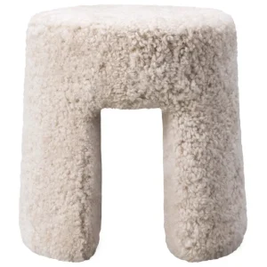 Muuto Sitzgelegenheiten-Fredericia Sequoia Pouf, Schaffell Moonlight