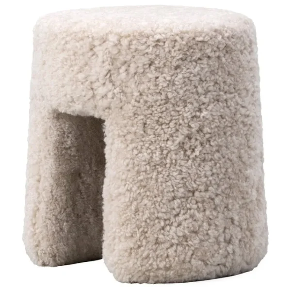 Muuto Sitzgelegenheiten-Fredericia Sequoia Pouf, Schaffell Moonlight
