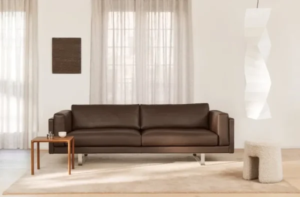Muuto Sitzgelegenheiten-Fredericia Sequoia Pouf, Schaffell Moonlight