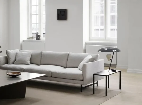 Tapio Anttila Collection Sofas Und Liegen-Fredericia Sofa Calmo 80, 3 Sitzer, Ruskin 10 – schwarzer Stahl