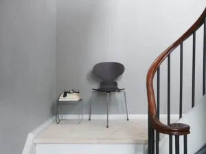 Fritz Hansen Sitzgelegenheiten-Ant Stuhl 3100, 3 Beine, Esche schwarz – Chrom