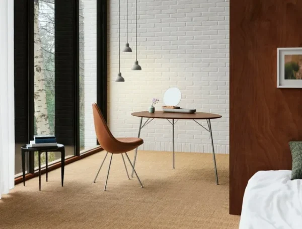 Woud Tische-Fritz Hansen Egg-Tisch, 115 x 84 cm, Chrom – Nussbaum