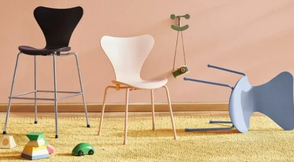 Kinder Fritz Hansen Möbel Für Das Kinderzimmer^Serie 7 Junior Stuhl, schwarz – Chrom