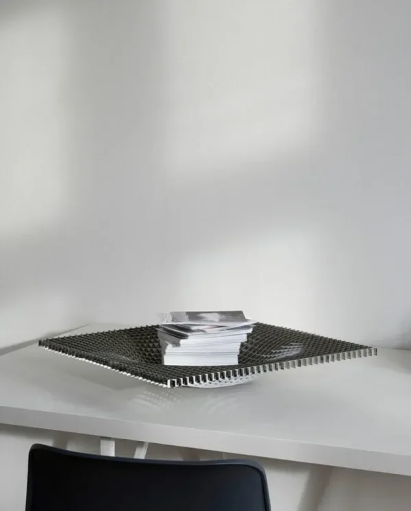 Fundamental Berlin Dekorationsgegenstände^Gravity Tablett, 36 x 36 cm, Edelstahl