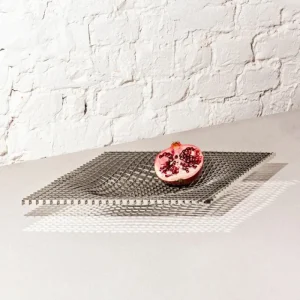 Fundamental Berlin Dekorationsgegenstände^Gravity Tablett, 36 x 36 cm, Edelstahl