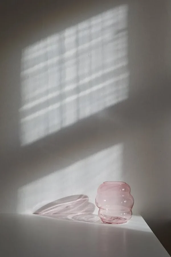 Northern Vasen-Fundamental Berlin Muse Vase, mittelgroß, Rubinrot